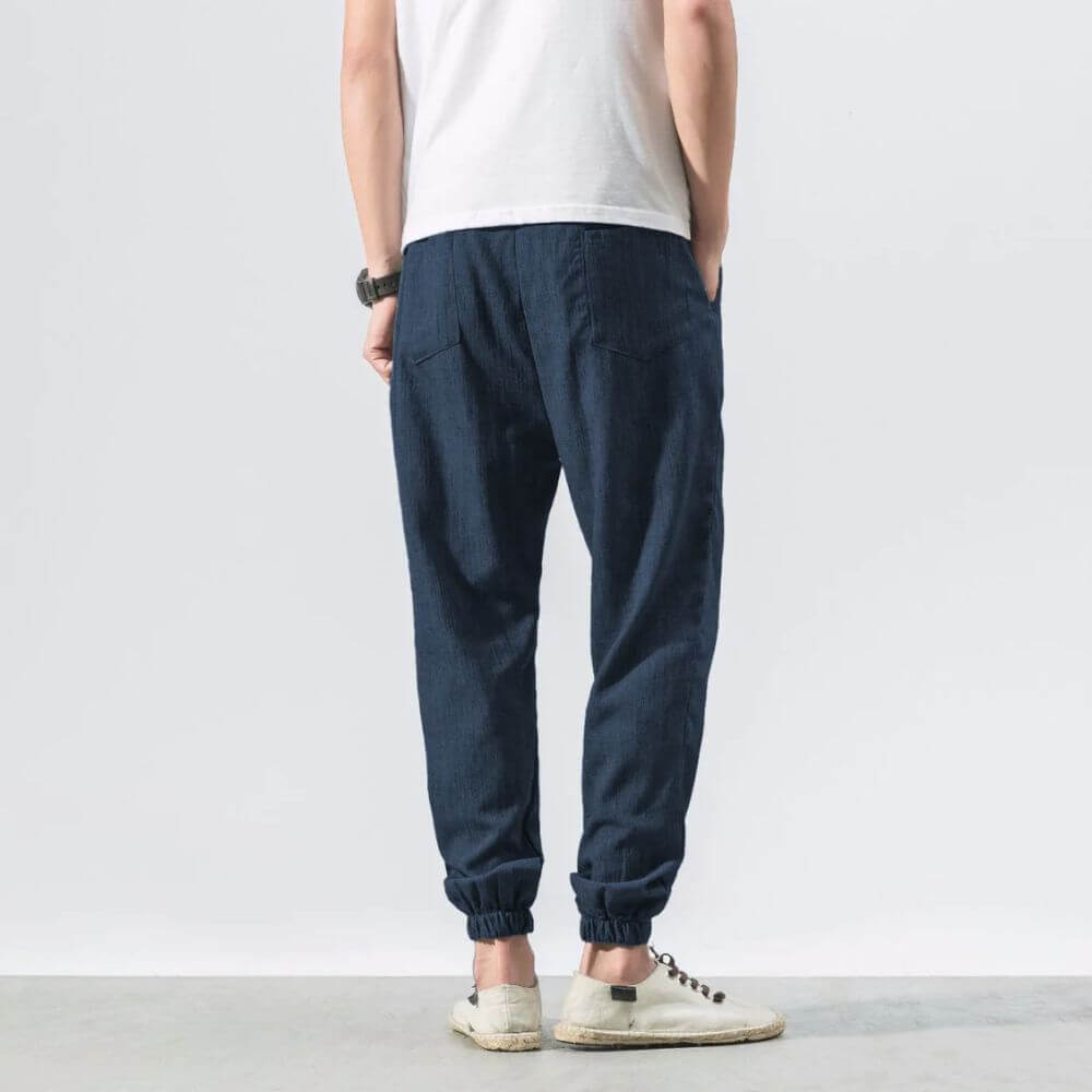 Beige leichte Herren-Komforthose, vielseitig einsetzbar, elegant & lässig für Freizeit.
