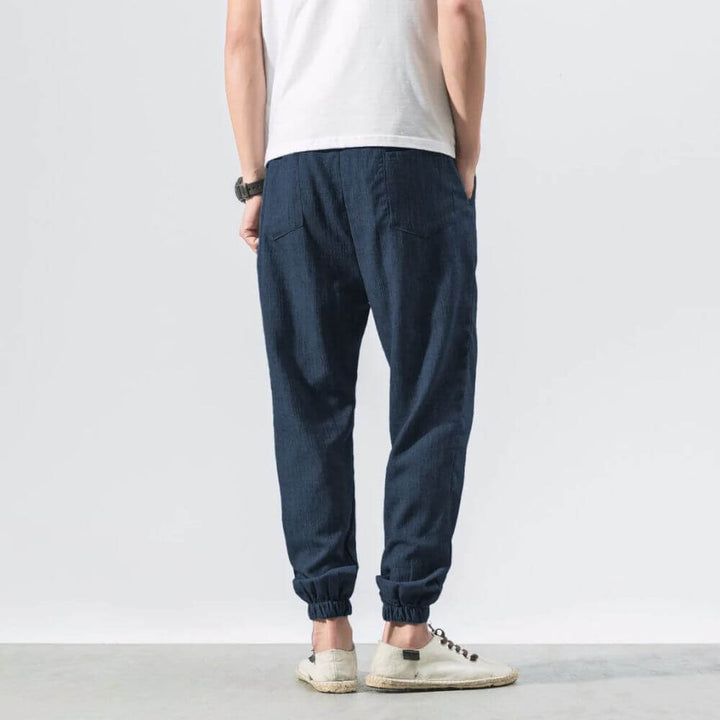 Beige leichte Herren-Komforthose, vielseitig einsetzbar, elegant & lässig für Freizeit.
