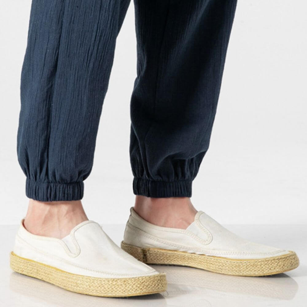 Beige Herren Komforthose, casual & vielseitig, elegant und atmungsaktiv für warme Tage.