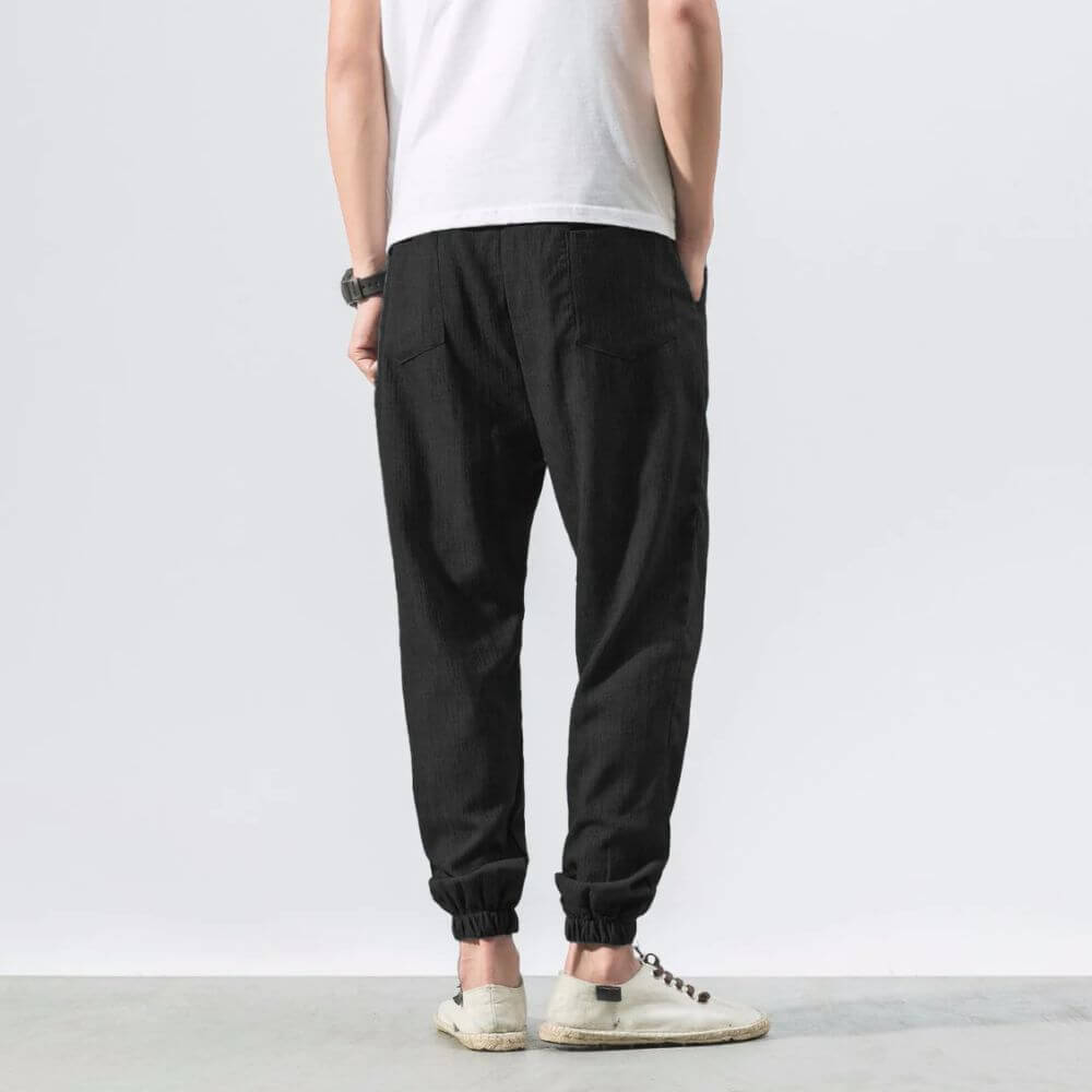 Khakifarbene Herren Sommerhose, atmungsaktiv & leicht, maximaler Komfort für Casual-Outfits.