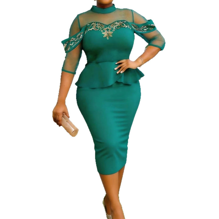 Vielseitiges grünes Damen Peplum-Kleid. Figurbetontes Design mit eleganten transparenten Ärmeln für diverse Events.