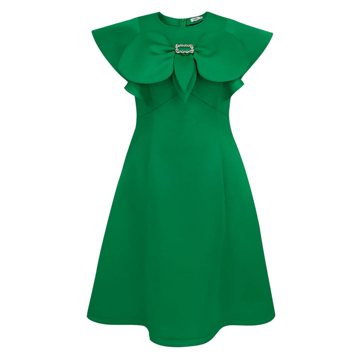 Schmeichelhaftes grünes Cocktailkleid für Damen mit auffälligem Kragen, perfekt für elegante Feiern.