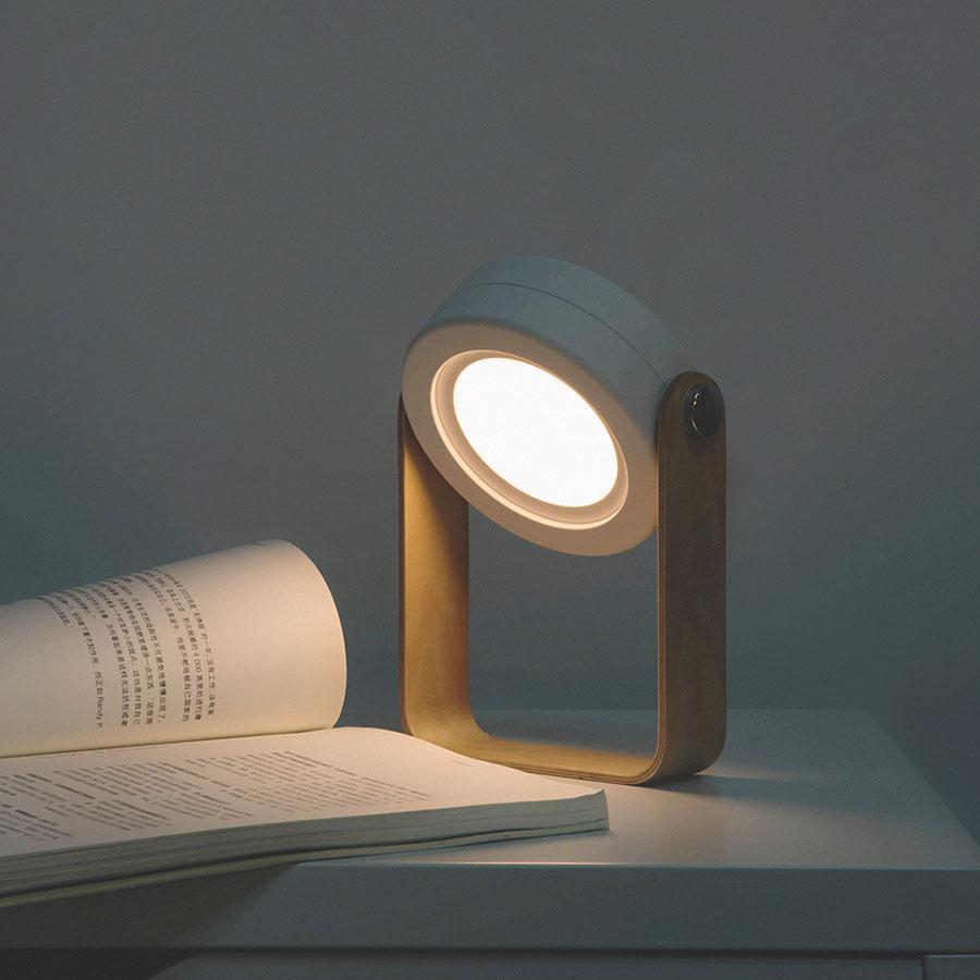 Rote faltbare LED-Laterne, USB aufladbar, vielseitig einsetzbar als Stimmungslicht & tragbare Outdoor-Lampe.