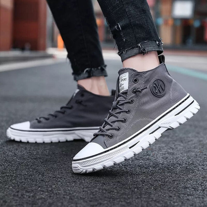 Vielseitige Herren Urban Canvas Sneakers "Viktor" in Beige, stilvolle Alltagsschuhe für Herrenmode.