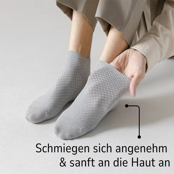Moderne Unisex Sneakersocken, kurz & bequem, bieten Frische & Temperaturausgleich für Damen & Herren.