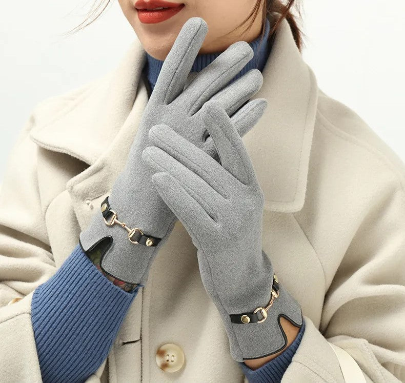 Gemütliche Damen Winterhandschuhe Mella. Bieten Kälteschutz und ermöglichen Touchscreen-Nutzung im Winter.