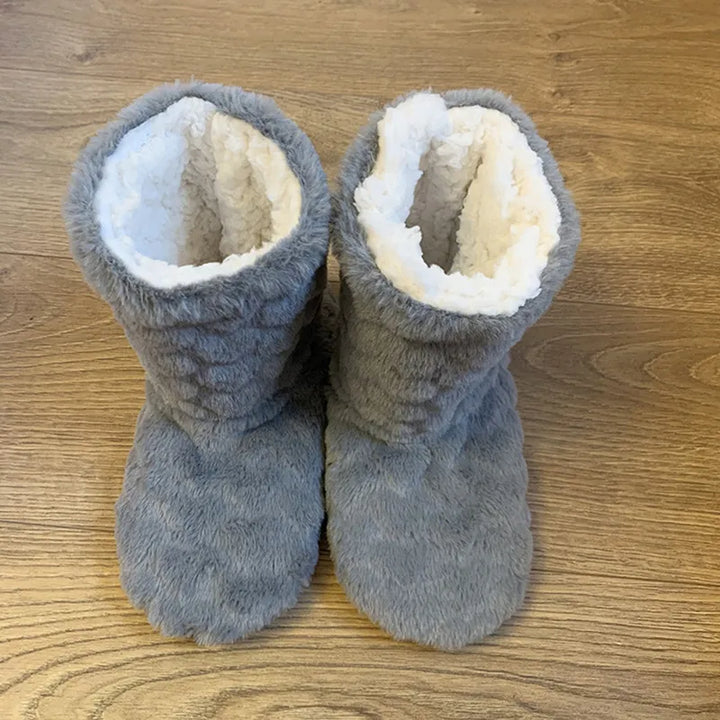 Weiche Winter Pantoffeln für Damen, Draufsicht zeigt flauschige Textur. Ideal als warme Hausschuhe für den Winter.