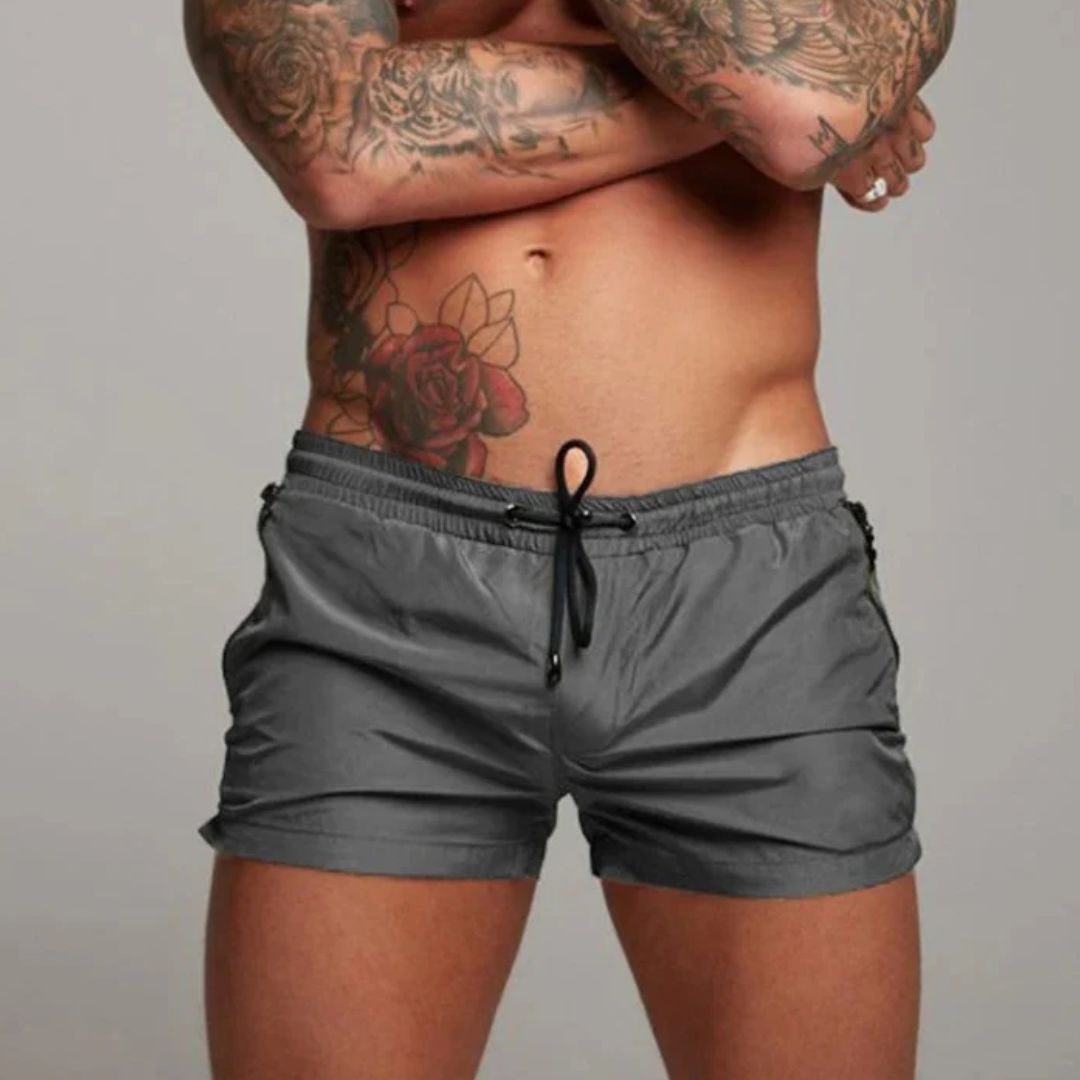 Moderne Herren Badehose in stilvollem Design, perfekt für einen trendigen Auftritt am Strand & Pool.