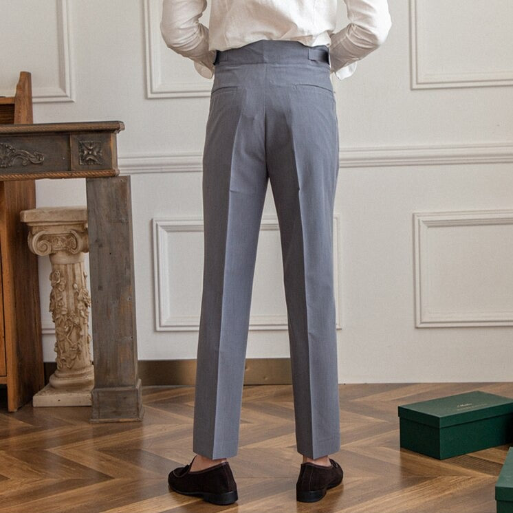 Bequeme & elegante Herrenhose mit Schnalle, ideal für Alltag, Business & Abend.