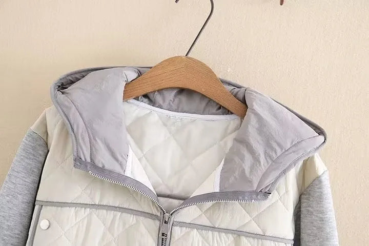 Elfenbeinfarbene Plus Size Damen Winterjacke, rauten gesteppt mit Kapuze.