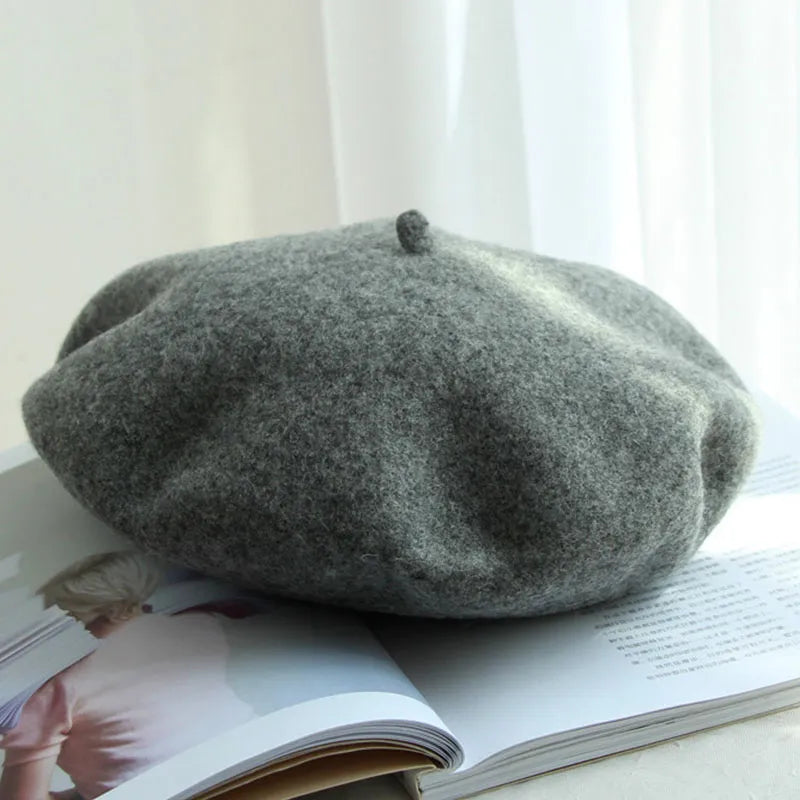 Modische Unisex Baskenmütze, unverzichtbares Herbst-Accessoire. Perfekt für jeden Style und kalte Tage.