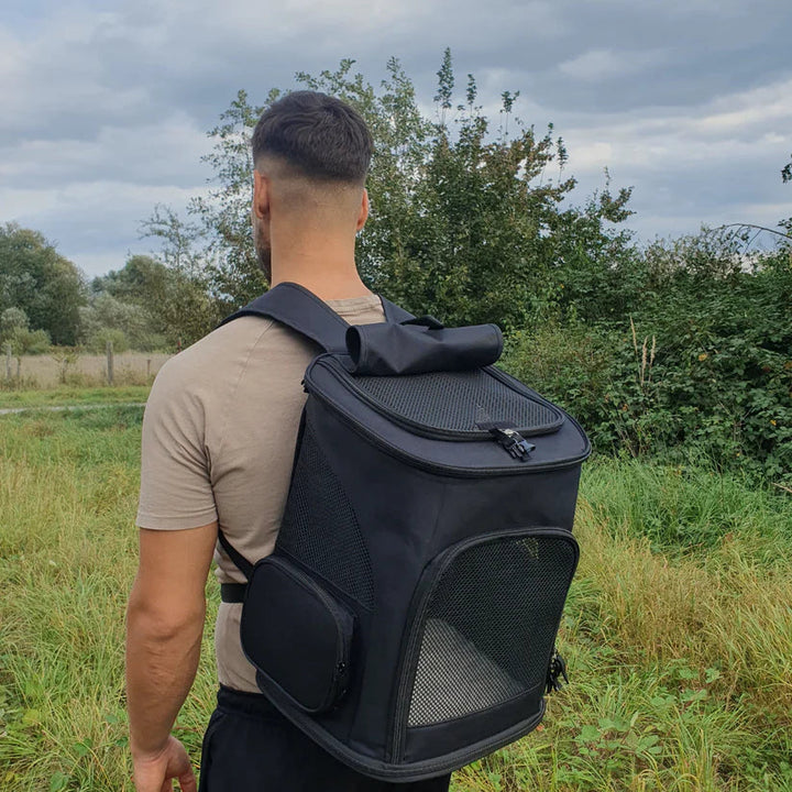 Bequemer Katzenrucksack mit viel Platz und belüfteten Seiten für entspanntes Reisen und Ausflüge mit der Katze.