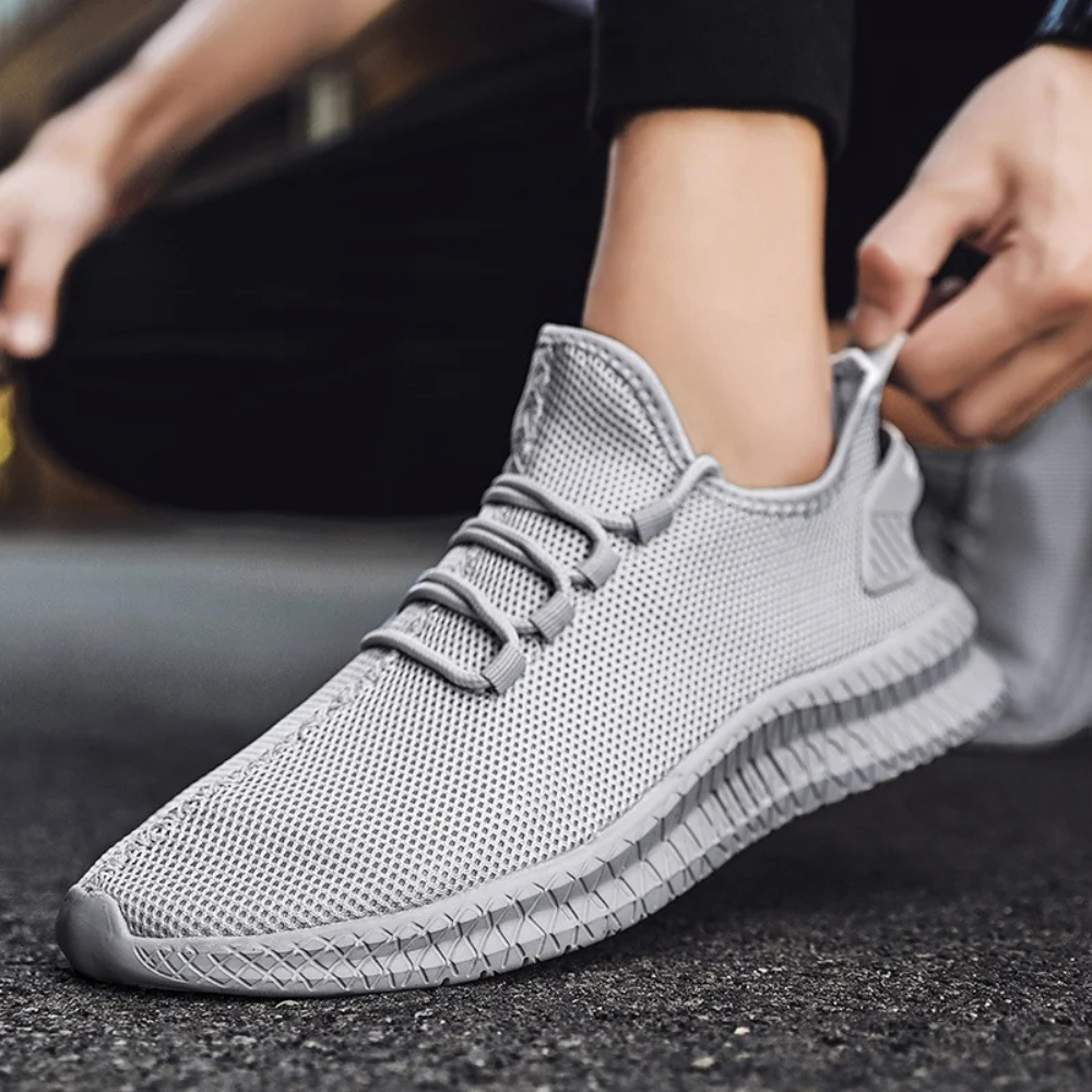 Sohlen-Detail: Robuste, flexible Orthopädie-Sohle für Herrenschuhe, bietet Fußunterstützung & Schmerzlinderung beim Gehen.