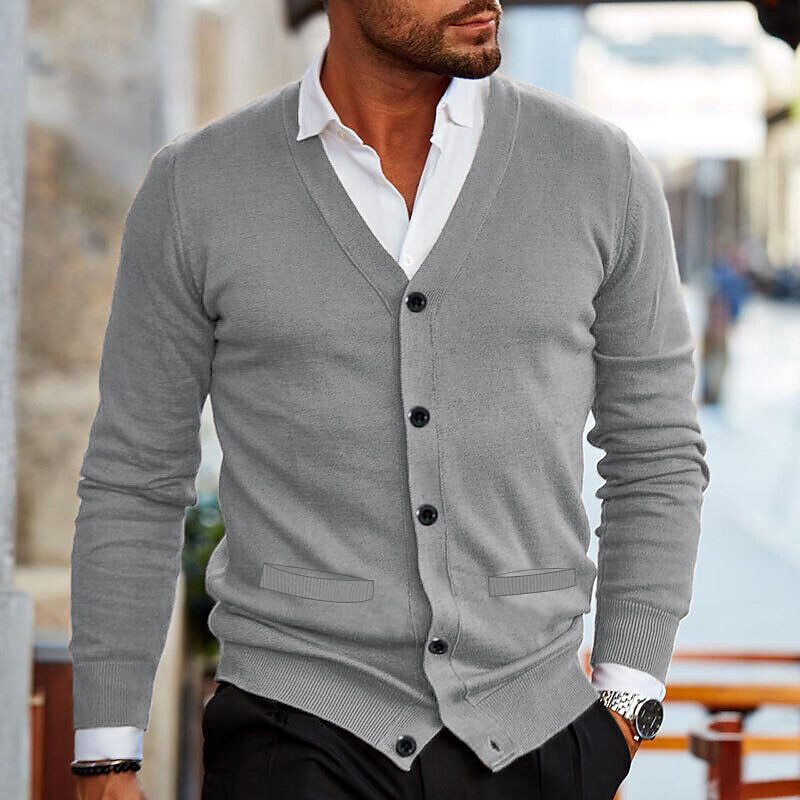 Klassische Herren V-Ausschnitt Weste mit Knopfleiste, passend für elegante und freizeitliche Anlässe.