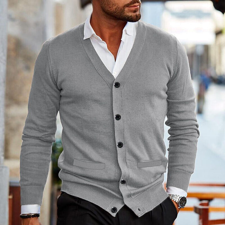 Klassische Herren V-Ausschnitt Weste mit Knopfleiste, passend für elegante und freizeitliche Anlässe.