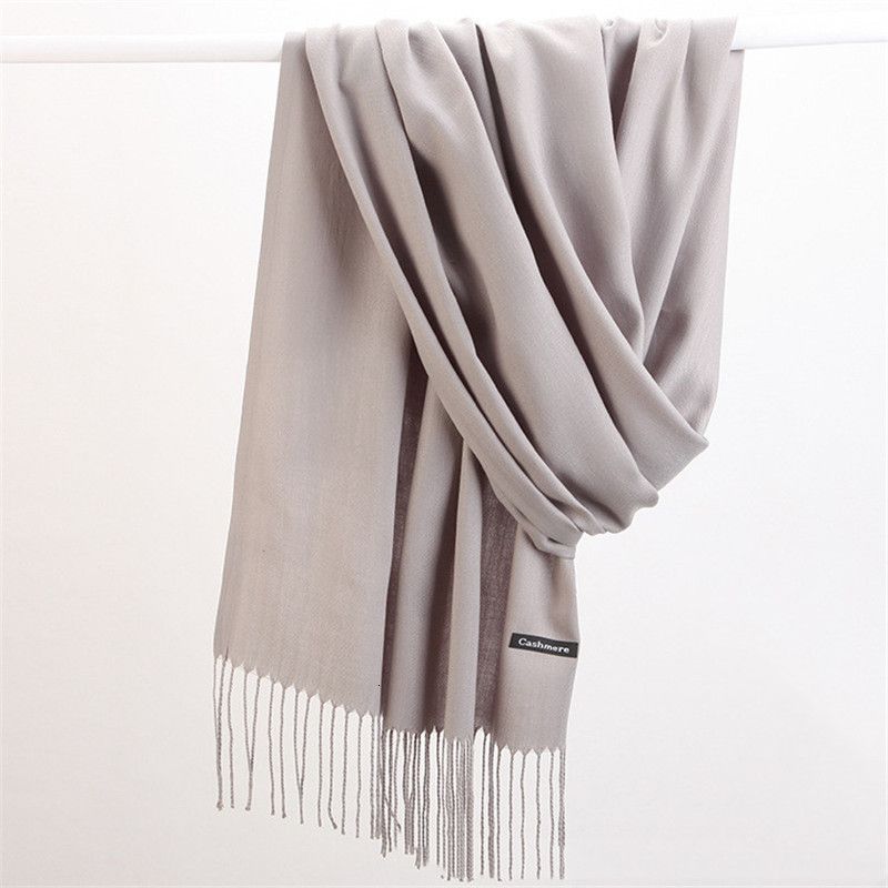 Stilvoller warmer Damenschal, Pashmina-Optik. Ein unverzichtbares Winter-Accessoire.