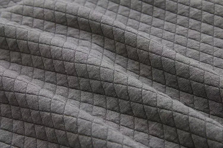 Zeitlose Plus Size Strickjacke, kariert, für Damen, die Stil & Bequemlichkeit lieben.