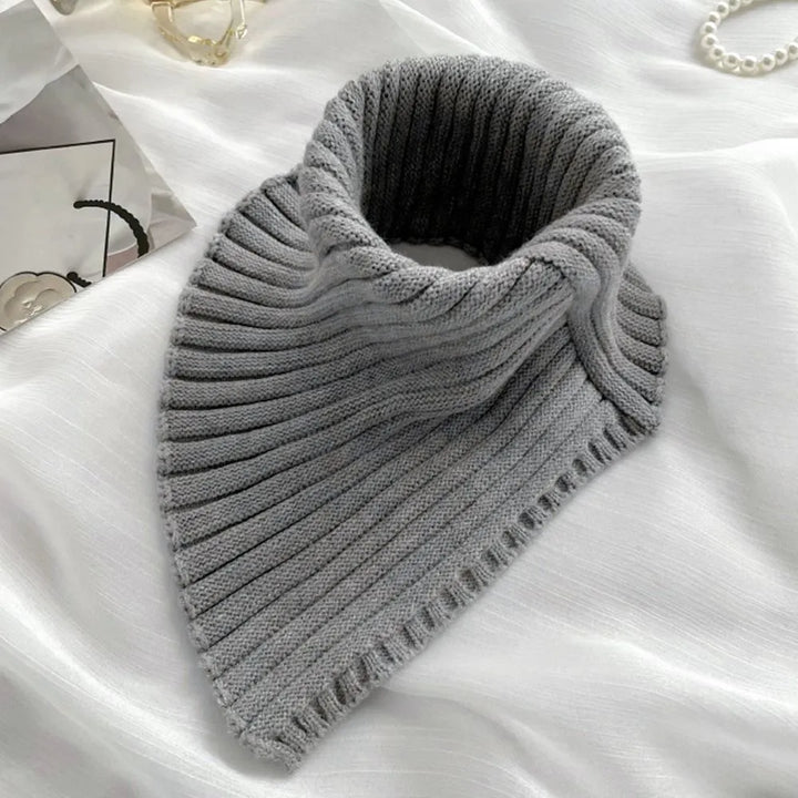 Dieser kuschelige Unisex Rollkragen Schal ist das perfekte Geschenk für kalte Tage.