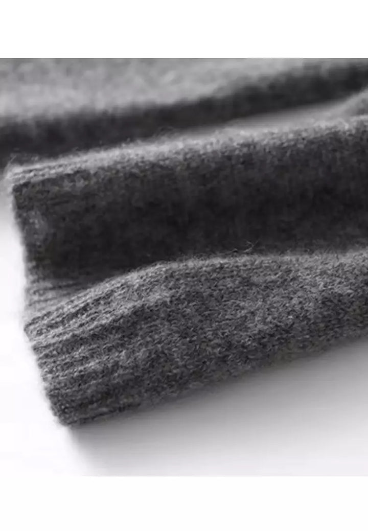 Eleganter Damen Pullover für den Herbst. Warmer, gemütlicher Strick mit modernem Asymmetrie-Design.