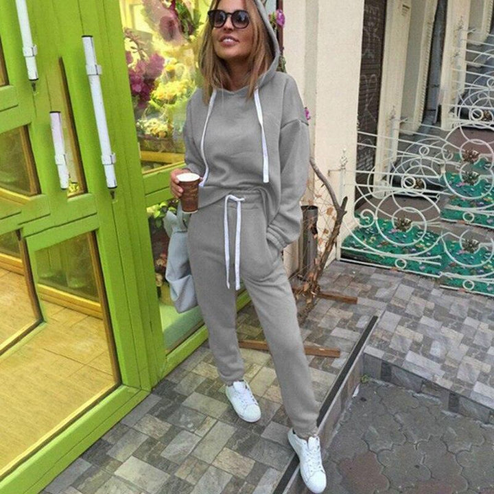 Damen Herbst-Freizeitanzug. Gemütlicher & stilvoller Zweiteiler für Sport, Loungewear & kalte Wintertage.