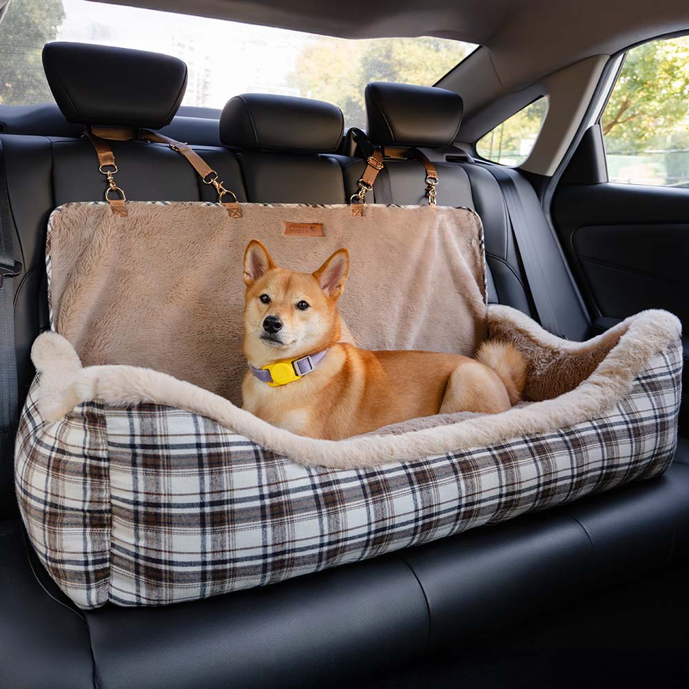 Großer flauschiger Hundeautositz für sicheren & komfortablen Transport im Auto auf jeder Reise.