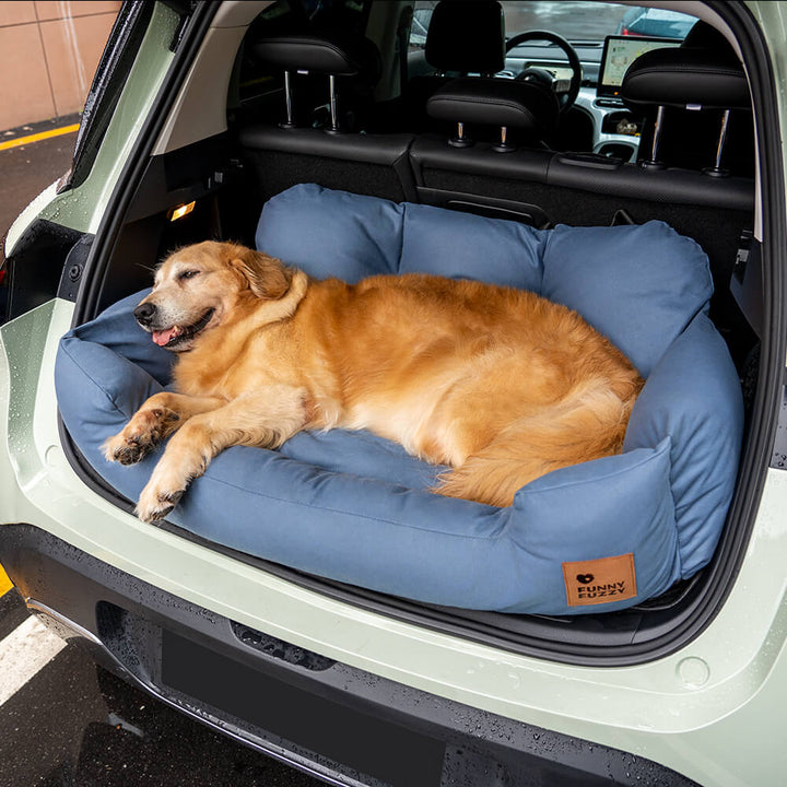 Hundeautositz mit integriertem Geschirranschluss für zusätzliche Sicherheit.