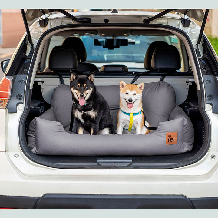 Premium Hundeautositz, wasserdicht, mit abnehmbarem Kissen für einfache Reinigung.