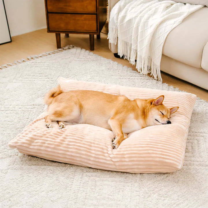 Luxuriöses, großes Vintage-Hundesofa, gemütlich und beruhigend, für entspannten Hundeschlaf.