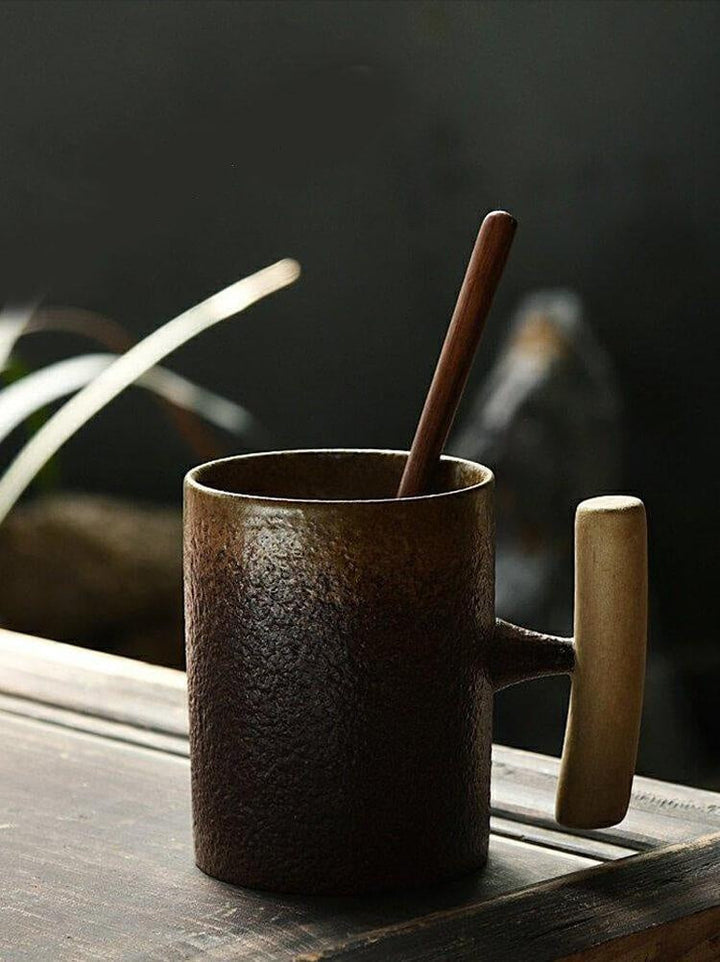 Einzigartige Teetasse im Bauernhausstil mit robustem Holzgriff; tolle Geschenkidee für alle.
