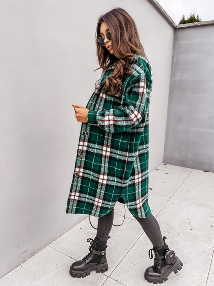 Elegante Damen Karo-Jacke im Oversized-Schnitt. Bequeme Trendjacke für Herbstmode 2025.