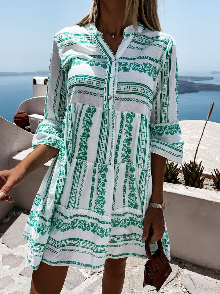 Entspanntes Damen Strandkleid mit Rüschen, leichter Stoff und ansprechendes Muster.