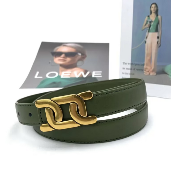 Vielseitiger Unisex Gürtel mit glatter goldener Schnalle. Ideales Accessoire für jeden Modestil.