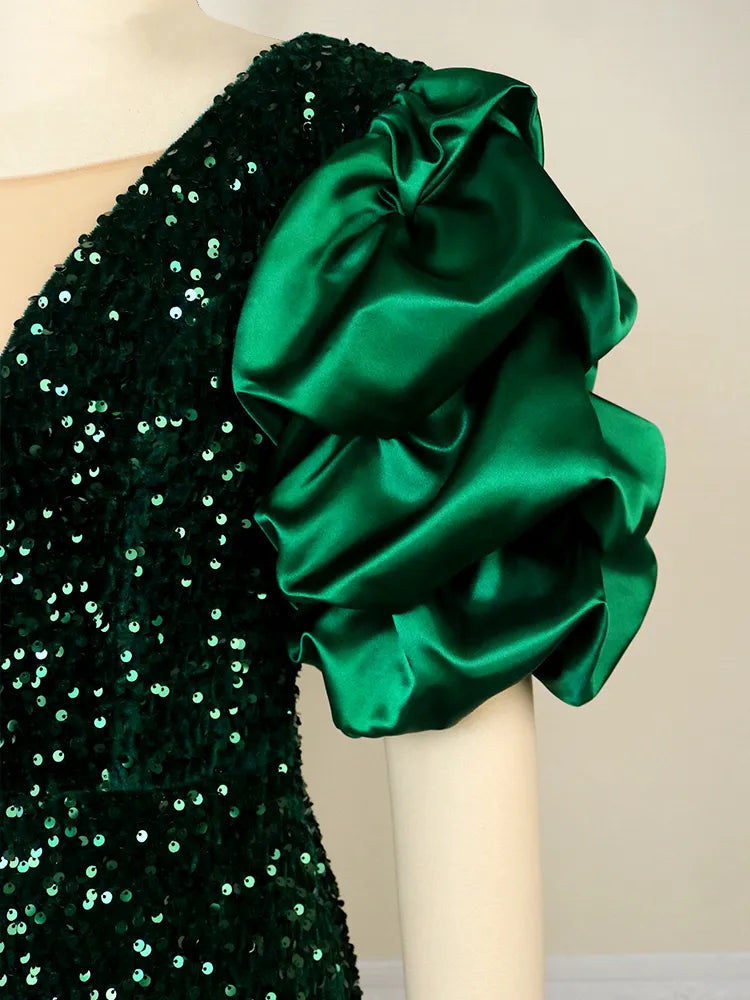 Elegantes Damen-Partykleid in Übergröße, glänzend, im Vintage-Stil mit modischen Puffärmeln. Bequem & schick.