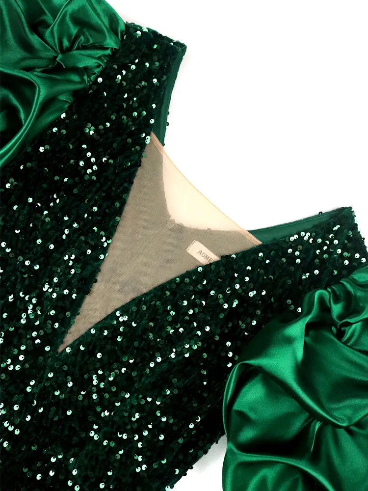 Festliches Damenkleid Übergröße: Glänzendes Vintage-Kleid mit Puffärmeln, Abendkleid-Stil, auch in Grün erhältlich.