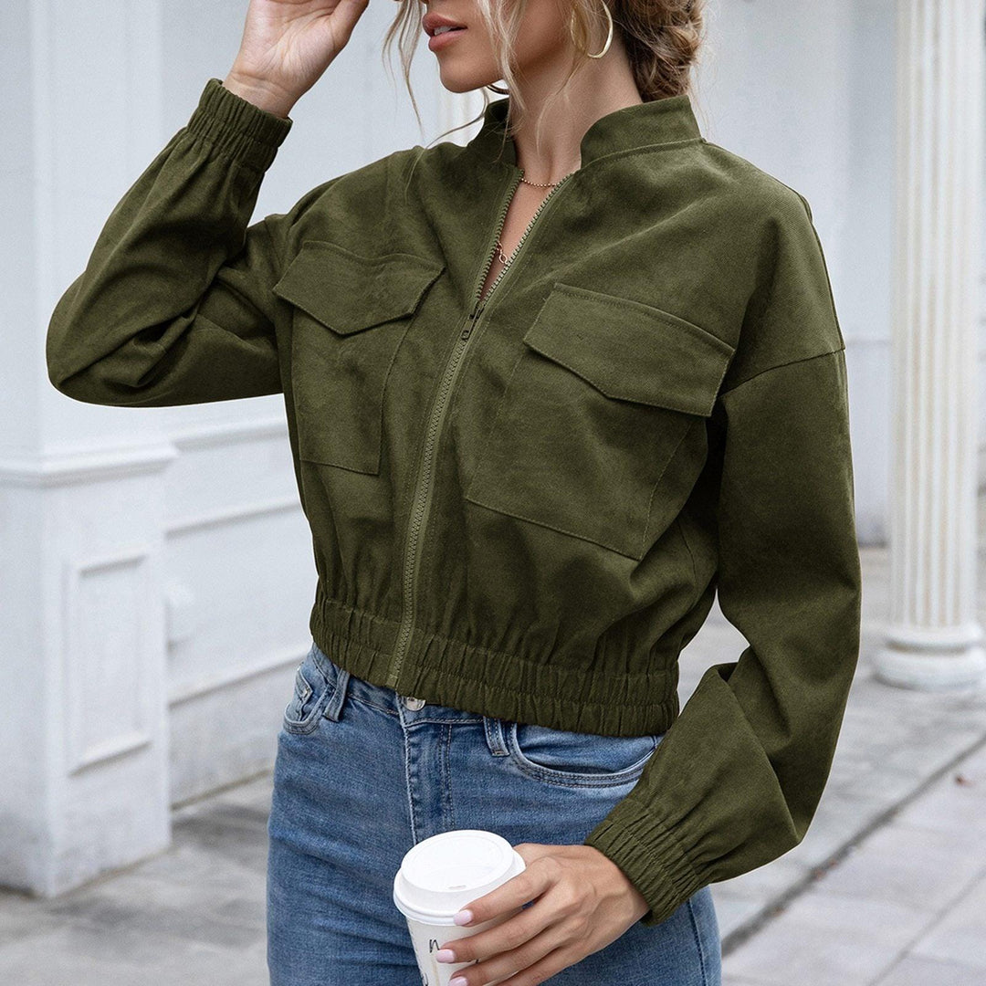 Elegante Frühlingsjacke: Modernes Design für modebewusste Frauen. Vielseitige Übergangsjacke für jeden Anlass.