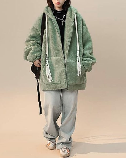 Damen Winterjacke Übergröße, mit hohem Kragen und robustem Reißverschluss, für extra Wärme.