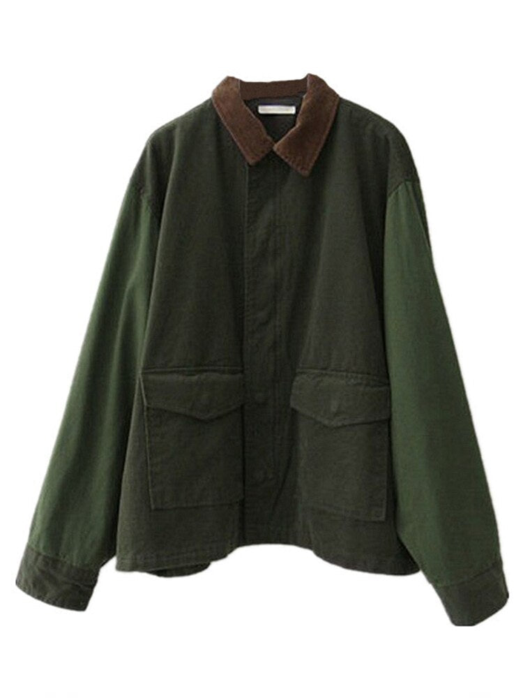 Elegante Damen Herbstjacke im Oversize-Look, ideal als stilvolle Übergangsjacke für Frauenmode.