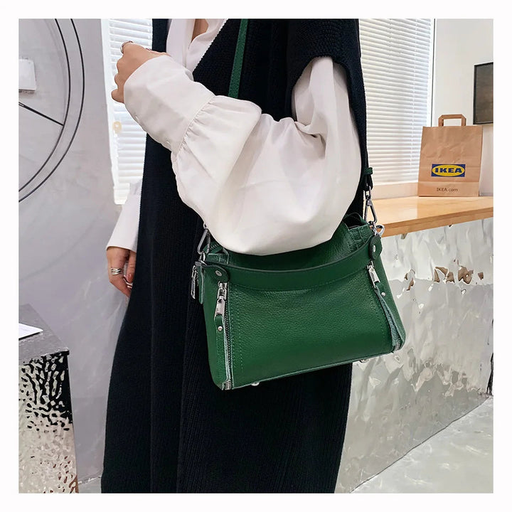 Zeitlose Damenhandtasche, ideal für Büro & Alltag. Stilvolles Modeaccessoire, vielseitig.
