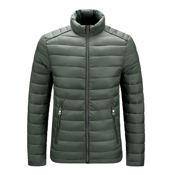 Vielseitige Herren Pufferjacke, gesteppt, für kühle Tage. Elegante Außenbekleidung mit Reißverschluss.