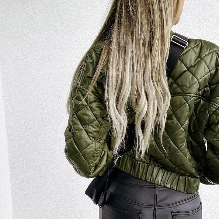 Stilvolle Unisex Herbstjacke, bequeme Oberbekleidung für kühle Tage und Abende.