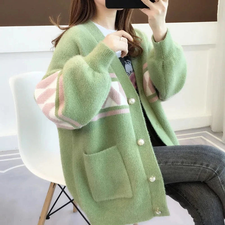Stylischer Damen Strickpullover Übergröße, weich & gestrickt für warme und bequeme Tage.