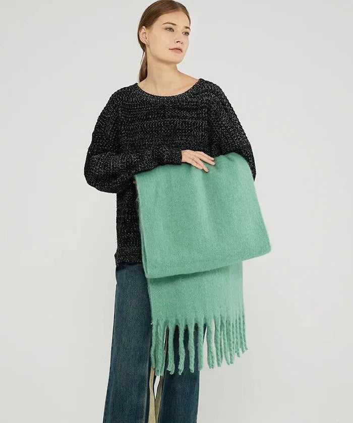 Weicher, warmer Damenschal, einfarbig. Angenehm auf der Haut, ideal für Herbst- & Wintermode.