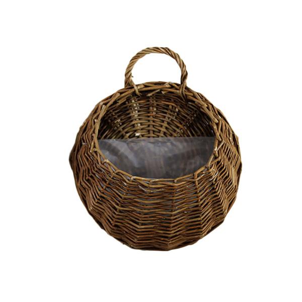 Vielseitiger Hängekorb aus Rattan-Geflecht für moderne Wohnzimmer & Terrassen.