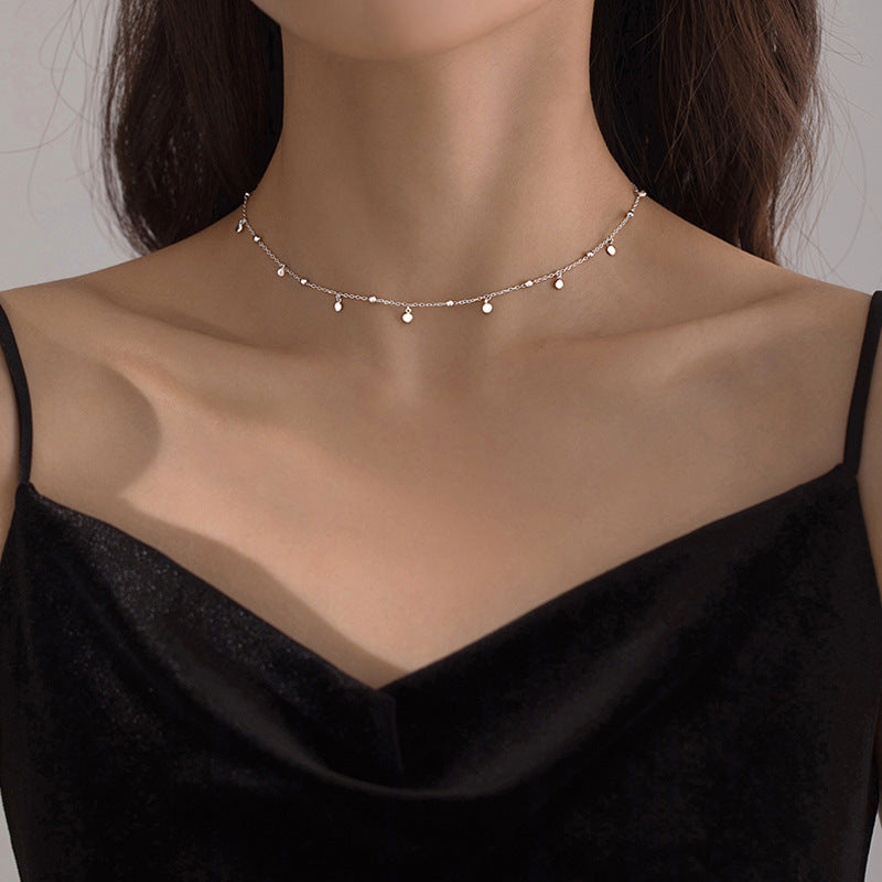 Damenhalskette zierlich, 925 Sterling Silber mit glänzenden Perlen und Scheiben. Elegant für Frauen.