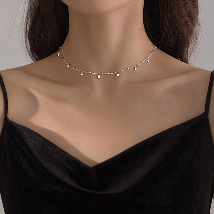 Damenhalskette zierlich, 925 Sterling Silber mit glänzenden Perlen und Scheiben. Elegant für Frauen.