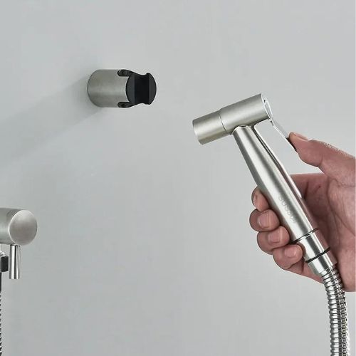 Moderne Bidet Handbrause für effektive Intimhygiene und Bad-Reinigung, aus robustem Edelstahl.