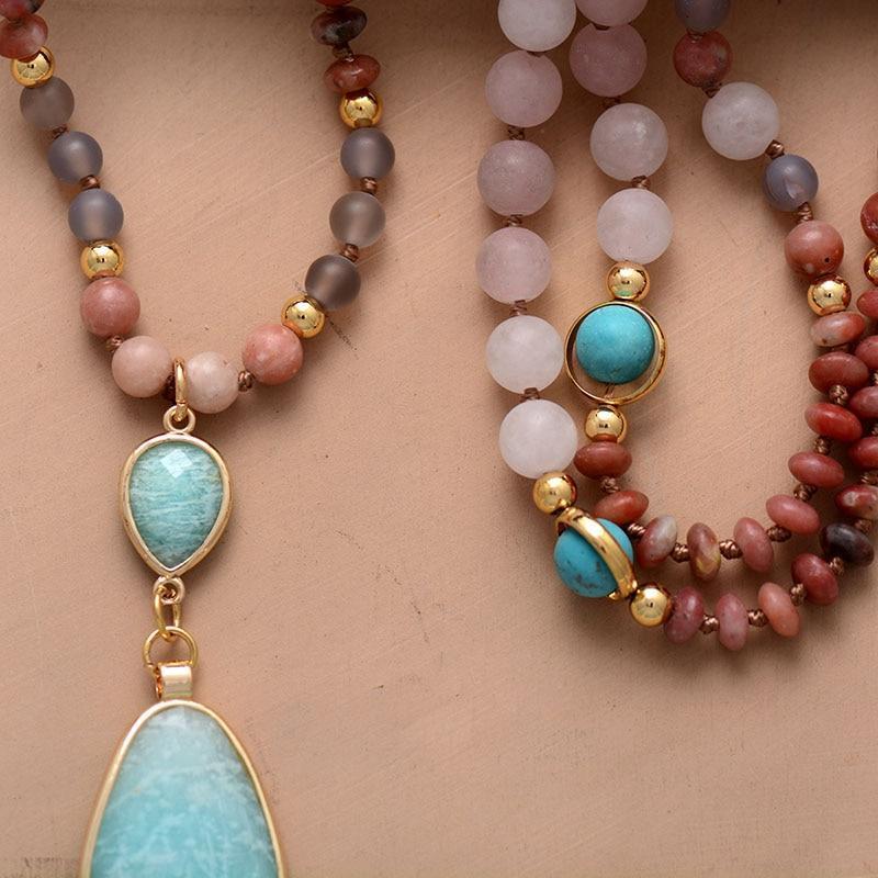 Farbenfrohe Pastell Mala Kette für Damen mit Heilsteinen: Rosenquarz, Amazonit, Jaspis, Onyx, Türkis.