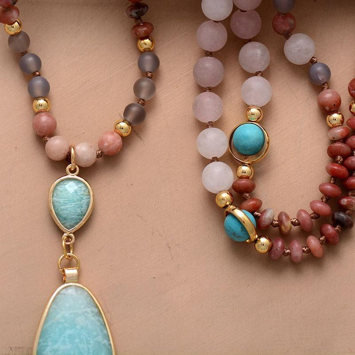 Farbenfrohe Pastell Mala Kette für Damen mit Heilsteinen: Rosenquarz, Amazonit, Jaspis, Onyx, Türkis.