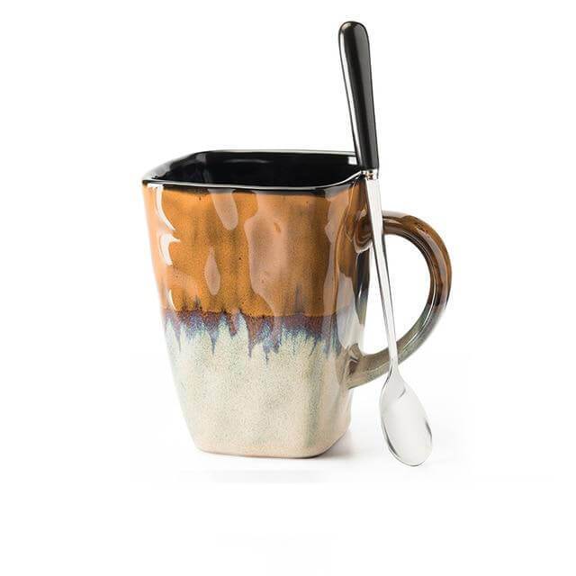 Moderne Kaffeetasse oder Teetasse aus handgemachtem Porzellan mit eleganter Fließglasur. Einzigartiges Design.