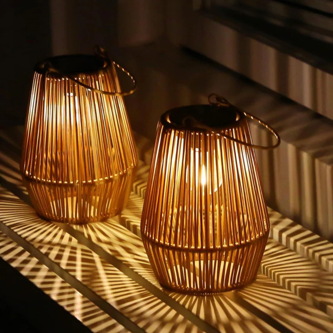 Handgefertigte Rattan-Solarleuchte, wetterfeste LED-Gartenlaterne; langlebige Außenbeleuchtung für stimmungsvolle Momente.
